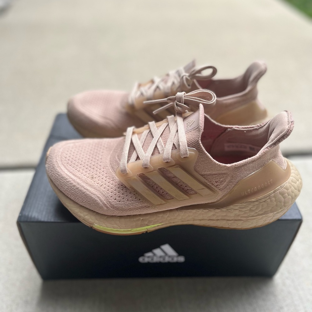 UltraBoost 21 W